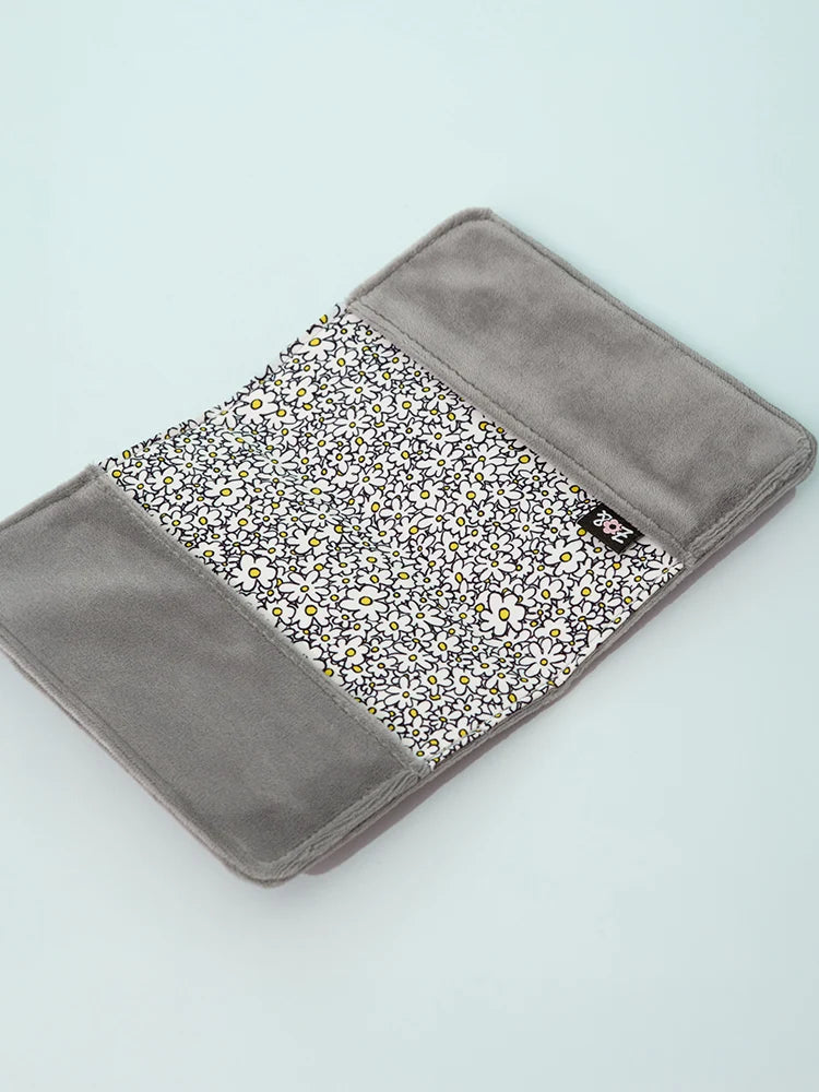 [PRE-ORDER] ZO&FRIENDS - ZOA PASSPORT COVER SIGNATURE