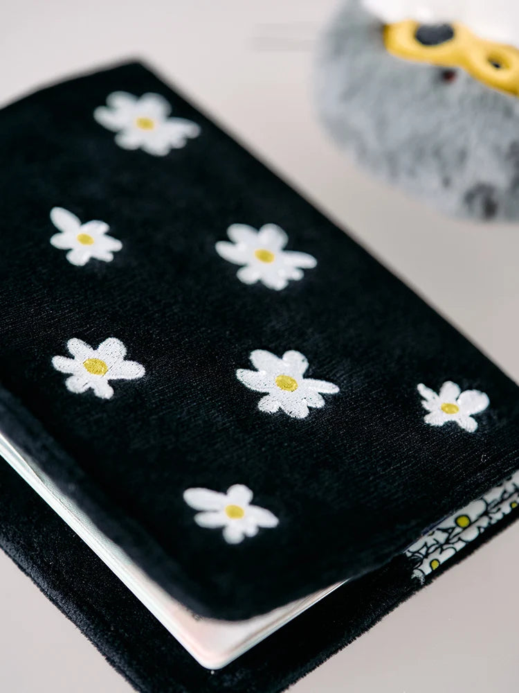 [PRE-ORDER] ZO&FRIENDS - ZOA A&NE PASSPORT COVER SIGNATURE
